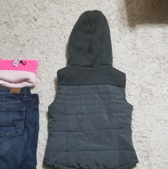 Gray Aeropostale Vest - Picture 3 of 3